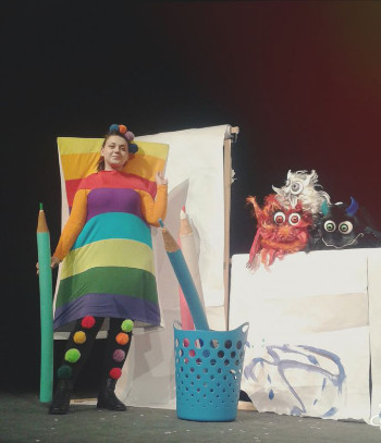 „Шарени приказки“ – новият образователен спектакъл на Сливенския куклен театър