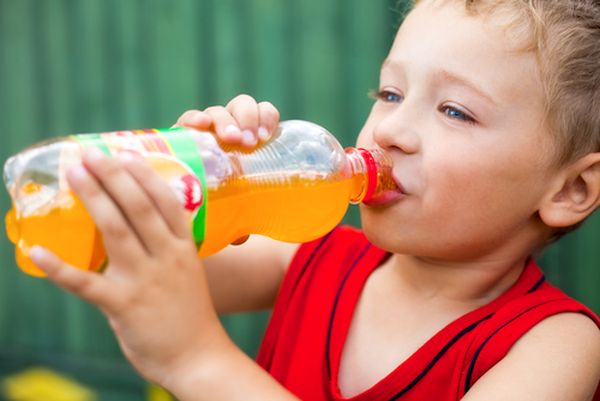 Плодовите сокове с много захар увеличават риска от астма при децата