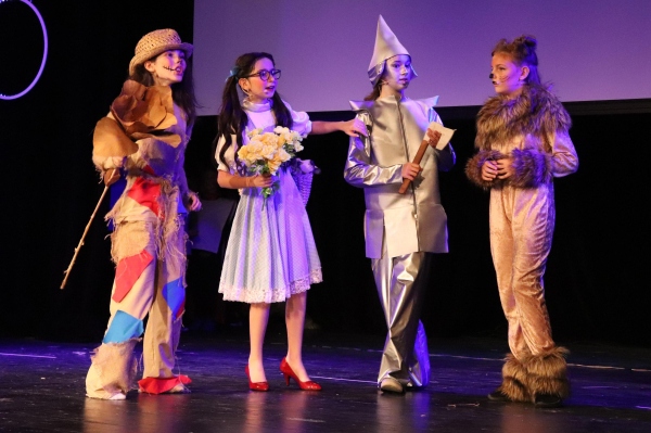 Ученици от Британско училище в София представят мюзикъла „Вълшебникът от Оз“