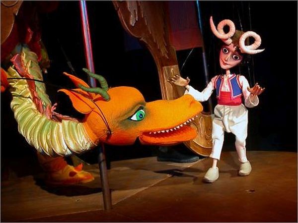 Столичен куклен театър стартира новия театрален сезон с богата палитра от репертоарни и премиерни постановки